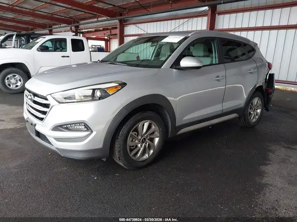 KM8J3CA44JU764907 2018 HYUNDAI TUCSON - Image 2