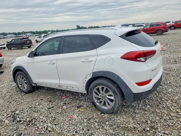 KM8J3CA44JU764924 2018 HYUNDAI TUCSON - Image 2