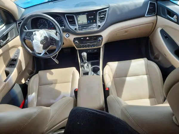 KM8J3CA44JU767094 2018 HYUNDAI TUCSON - Image 8