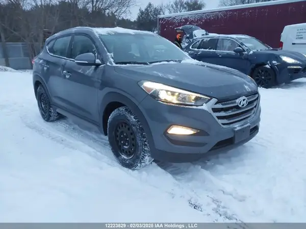 KM8J3CA44JU771114 2018 HYUNDAI TUCSON - Image 1