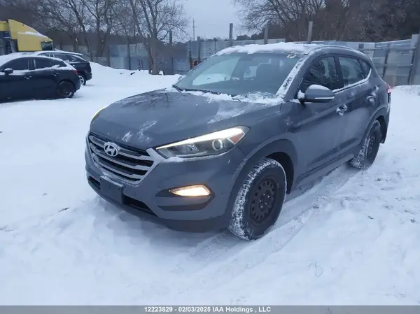 KM8J3CA44JU771114 2018 HYUNDAI TUCSON - Image 2