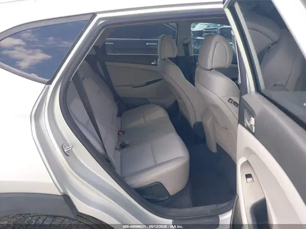 KM8J3CA44JU778662 2018 HYUNDAI TUCSON - Image 8