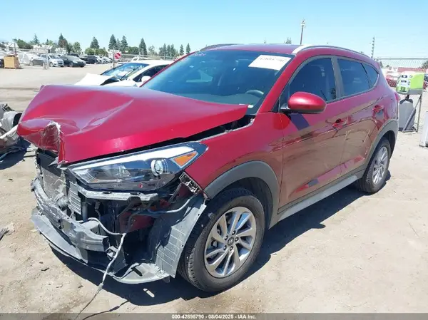 KM8J3CA44JU784218 2018 HYUNDAI TUCSON - Image 2