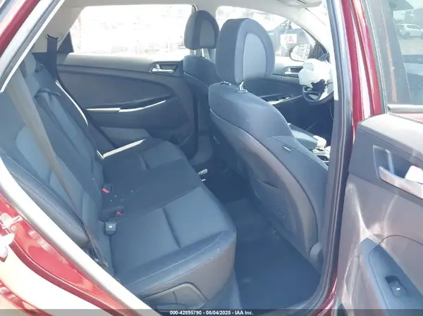 KM8J3CA44JU784218 2018 HYUNDAI TUCSON - Image 8