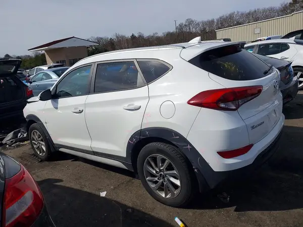 KM8J3CA44JU788267 2018 HYUNDAI TUCSON - Image 2
