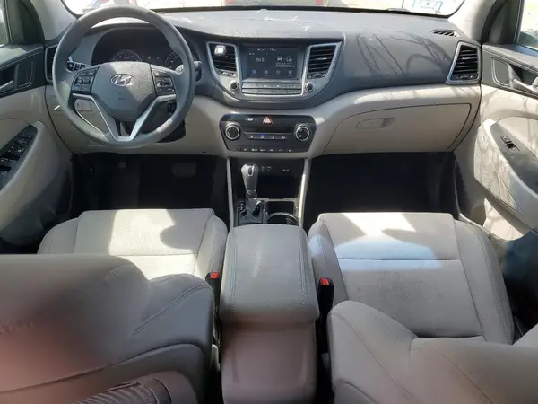 KM8J3CA44JU788284 2018 HYUNDAI TUCSON - Image 8