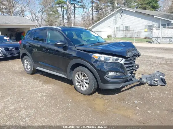 KM8J3CA44JU799558 2018 HYUNDAI TUCSON - Image 1