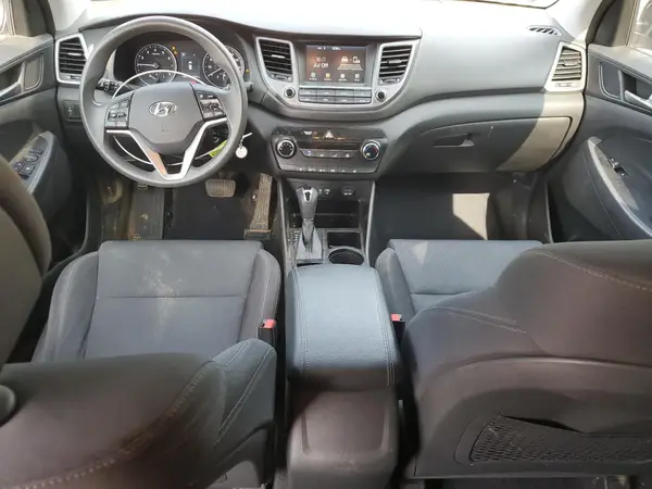 KM8J3CA44JU806072 2018 HYUNDAI TUCSON - Image 8