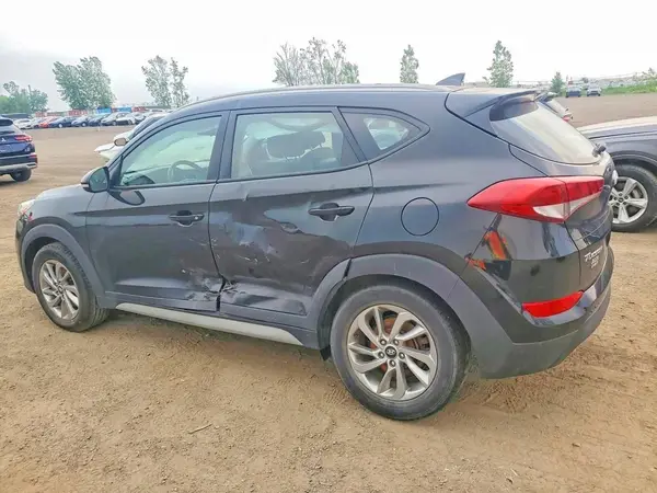 KM8J3CA44JU807402 2018 HYUNDAI TUCSON - Image 2