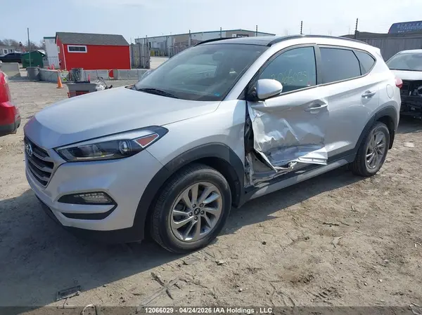 KM8J3CA44JU823003 2018 HYUNDAI TUCSON - Image 2