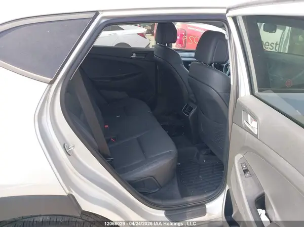 KM8J3CA44JU823003 2018 HYUNDAI TUCSON - Image 8