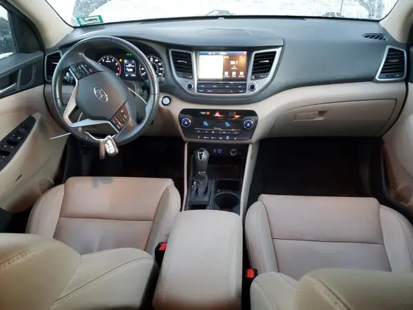 KM8J3CA44JU830758 2018 HYUNDAI TUCSON - Image 8