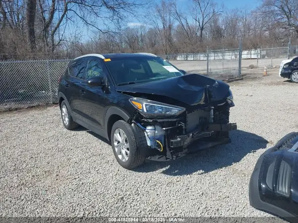 KM8J3CA44KU029796 2019 HYUNDAI TUCSON - Image 1