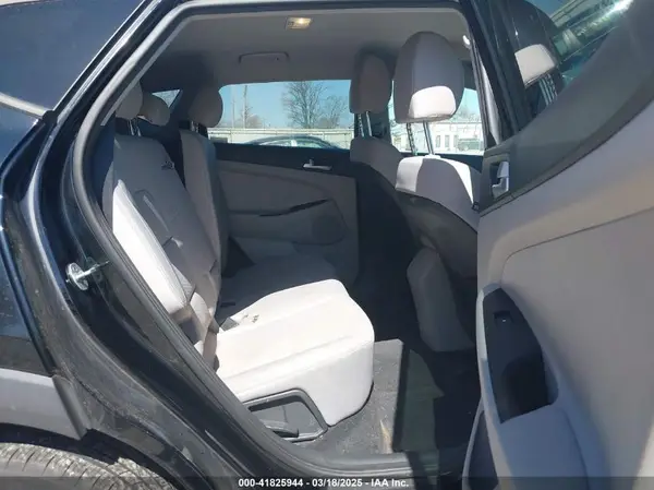 KM8J3CA44KU029796 2019 HYUNDAI TUCSON - Image 8
