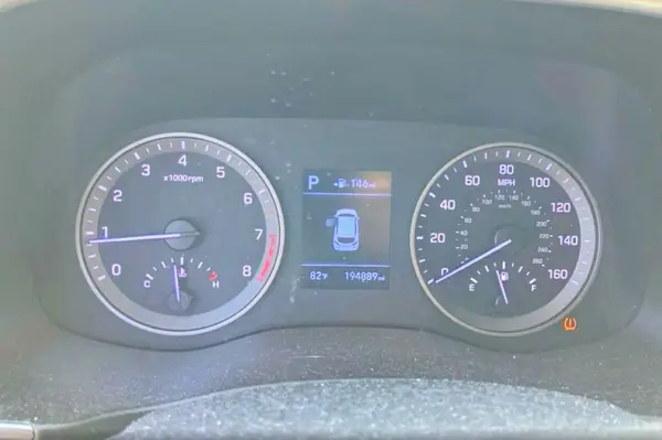 KM8J3CA44KU045643 2019 HYUNDAI TUCSON - Image 8