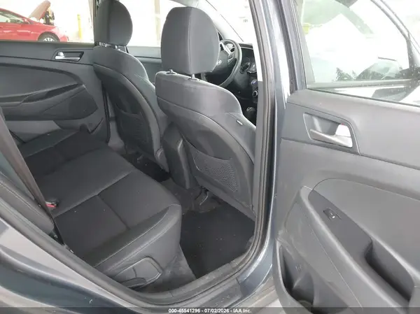 KM8J3CA44KU059090 2019 HYUNDAI TUCSON - Image 8