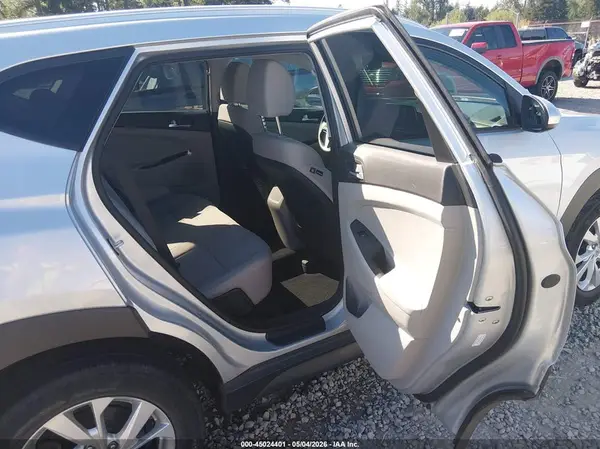 KM8J3CA44KU844970 2019 HYUNDAI TUCSON - Image 8