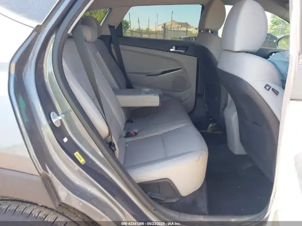 KM8J3CA44KU993895 2019 HYUNDAI TUCSON - Image 8