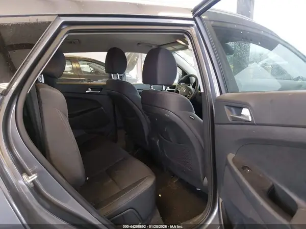 KM8J3CA44MU287481 2021 HYUNDAI TUCSON - Image 8