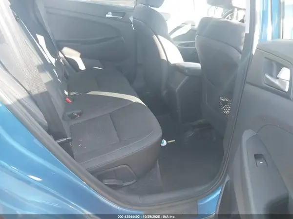 KM8J3CA44MU299131 2021 HYUNDAI TUCSON - Image 8