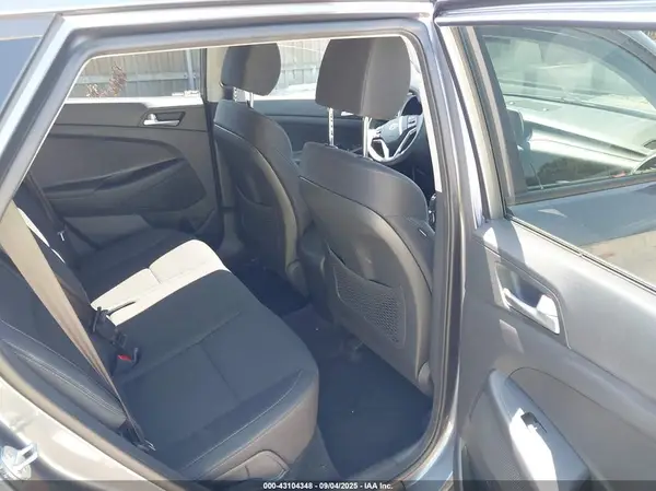 KM8J3CA44MU302321 2021 HYUNDAI TUCSON - Image 8