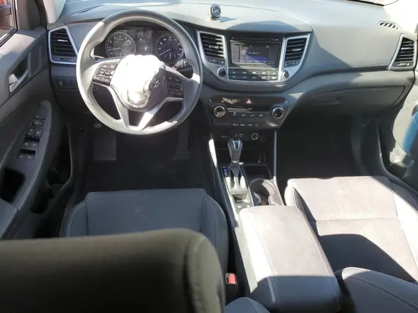 KM8J3CA45GU102861 2016 HYUNDAI TUCSON - Image 8