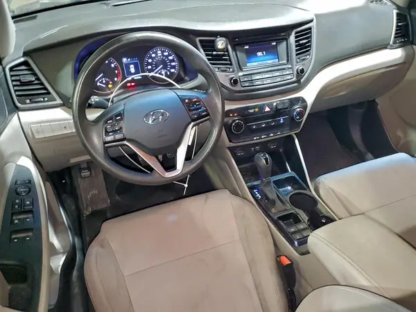 KM8J3CA45GU105601 2016 HYUNDAI TUCSON - Image 8