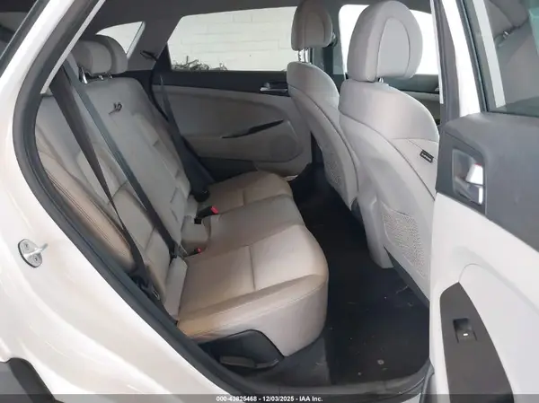 KM8J3CA45GU113522 2016 HYUNDAI TUCSON - Image 8