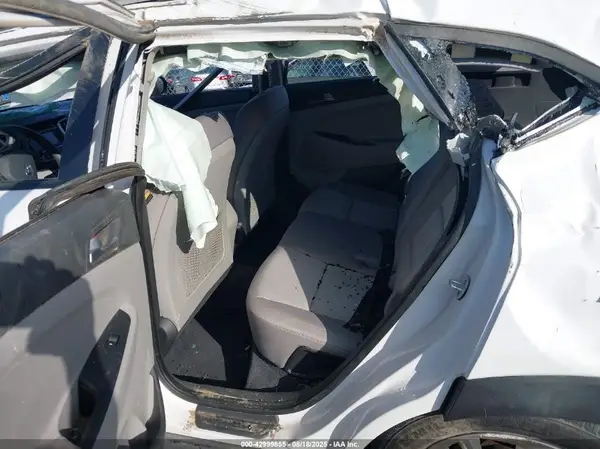 KM8J3CA45GU116954 2016 HYUNDAI TUCSON - Image 8