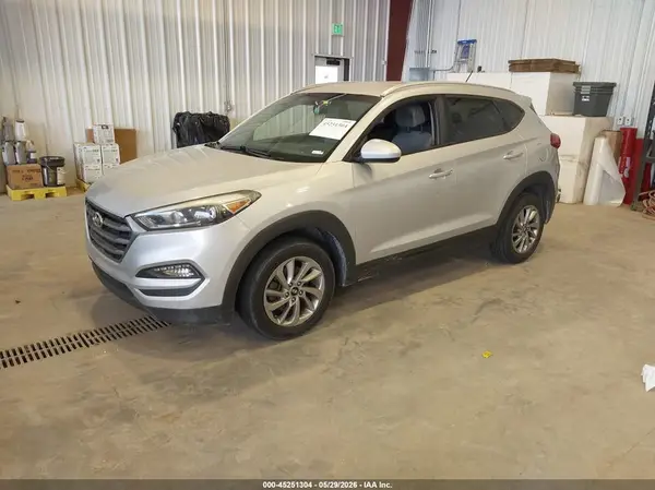 KM8J3CA45GU139893 2016 HYUNDAI TUCSON - Image 2