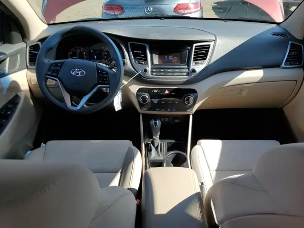 KM8J3CA45GU151929 2016 HYUNDAI TUCSON - Image 8