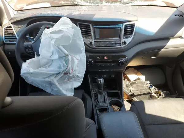 KM8J3CA45GU175289 2016 HYUNDAI TUCSON - Image 8
