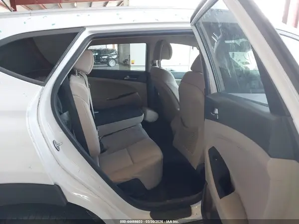 KM8J3CA45GU180136 2016 HYUNDAI TUCSON - Image 8