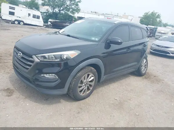 KM8J3CA45GU190360 2016 HYUNDAI TUCSON - Image 2