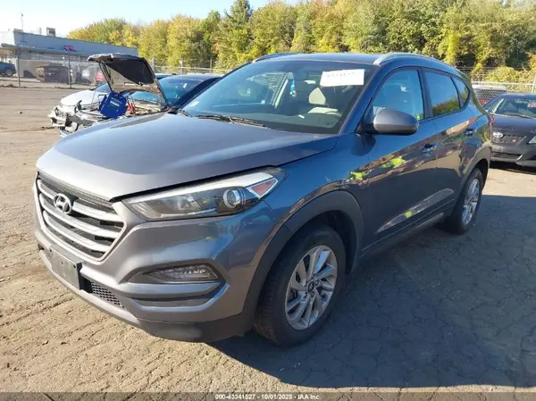 KM8J3CA45GU208551 2016 HYUNDAI TUCSON - Image 2