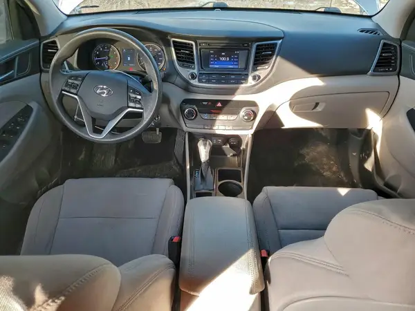 KM8J3CA45GU211322 2016 HYUNDAI TUCSON - Image 8