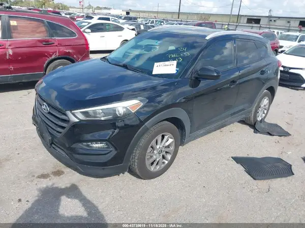 KM8J3CA45GU232378 2016 HYUNDAI TUCSON - Image 2