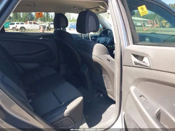 KM8J3CA45GU236592 2016 HYUNDAI TUCSON - Image 8