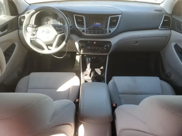 KM8J3CA45GU250945 2016 HYUNDAI TUCSON - Image 8