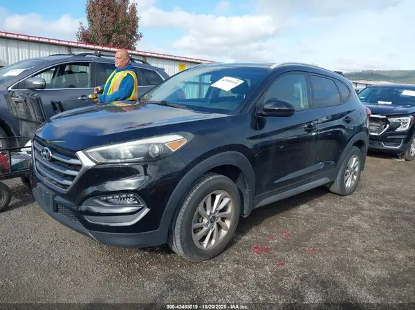 KM8J3CA45HU263941 2017 HYUNDAI TUCSON - Image 2