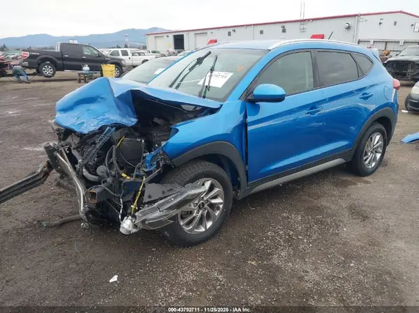 KM8J3CA45HU280853 2017 HYUNDAI TUCSON - Image 2