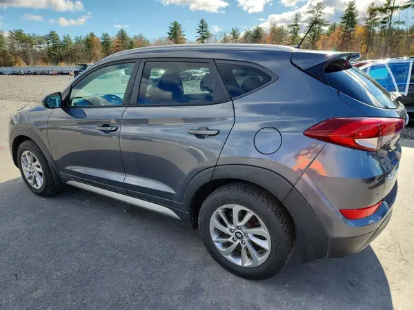 KM8J3CA45HU288712 2017 HYUNDAI TUCSON - Image 2