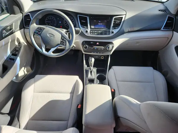 KM8J3CA45HU288712 2017 HYUNDAI TUCSON - Image 8