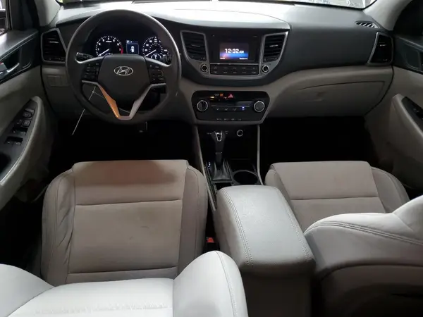KM8J3CA45HU289567 2017 HYUNDAI TUCSON - Image 8