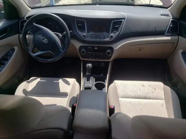 KM8J3CA45HU302365 2017 HYUNDAI TUCSON - Image 8