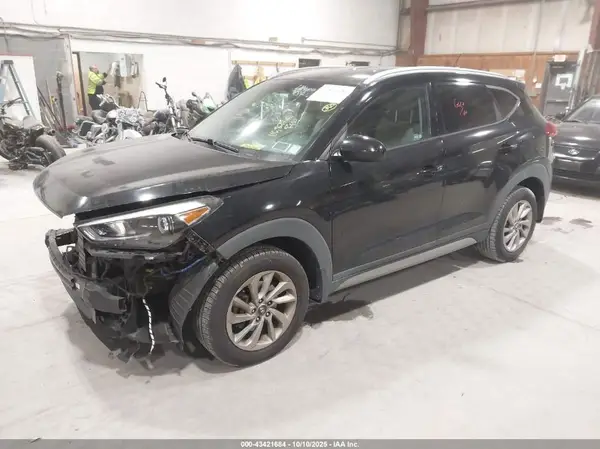 KM8J3CA45HU314676 2017 HYUNDAI TUCSON - Image 2
