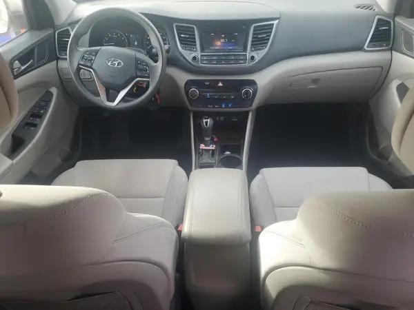 KM8J3CA45HU314760 2017 HYUNDAI TUCSON - Image 8