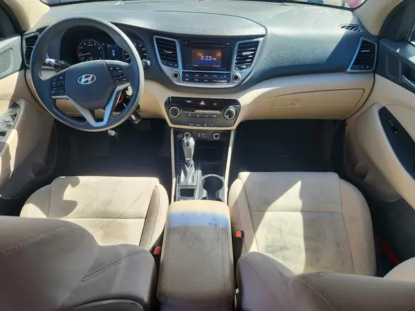 KM8J3CA45HU317464 2017 HYUNDAI TUCSON - Image 8