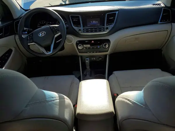 KM8J3CA45HU344244 2017 HYUNDAI TUCSON - Image 8