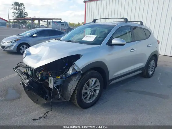 KM8J3CA45HU391502 2017 HYUNDAI TUCSON - Image 2